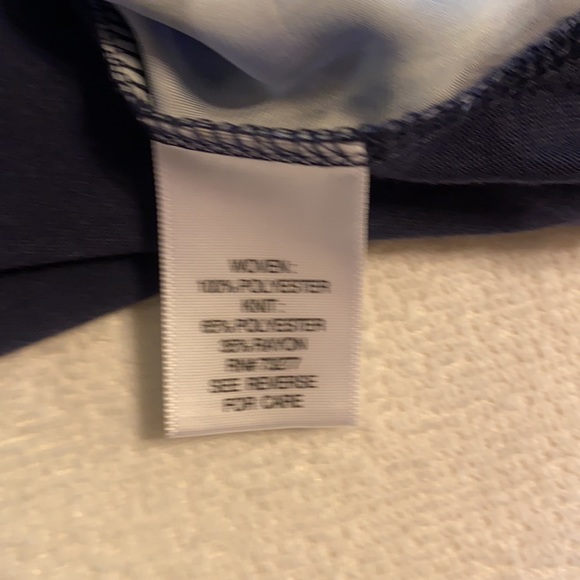 Vera Wang Floral Top - Picture 3 of 4